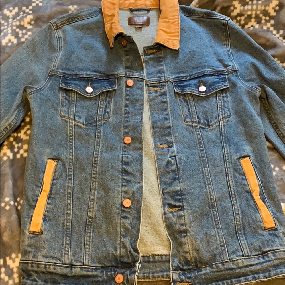 jean jacket w/ corduroy collar